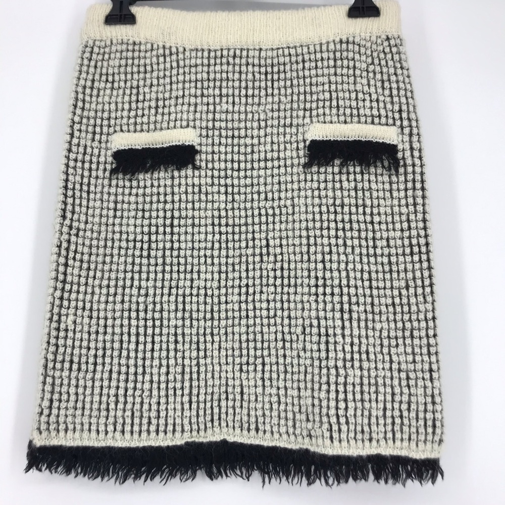 NWT Love Moschino Black and White Skirt Size 4